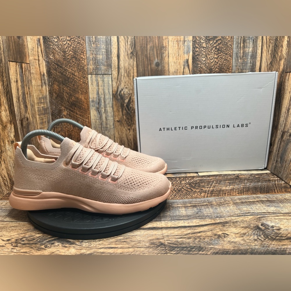 APL Athletic Propulsion Labs TechLoom Breeze Blush Women’s Shoes US 7 Sneakers